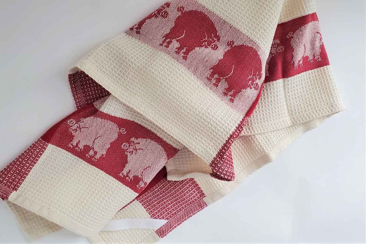 1pc Cute Pig Shaped Hanging Kitchen Towel, Solid Color Drying Hand