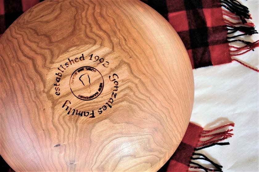  New Hampshire Bowl and Board Cuchillo de pan con diseño de lazo  de violín : Hogar y Cocina